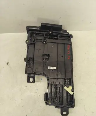 Tesla Model Y Central body control module P165764802A 165764802A