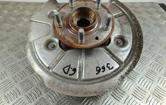 Jeep Grand Cherokee WL Rear wheel hub BAD06 68401941AB
