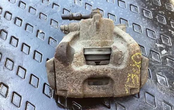 Opel Vectra C Front brake caliper 