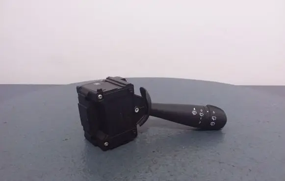 Dacia Sandero Wiper turn signal indicator stalk/switch 681727472R