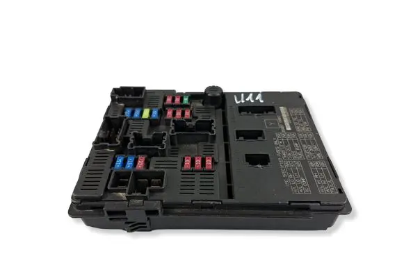 Nissan Micra Fuse module 284B71HR0C