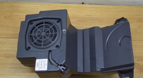 Audi R8 42 Subwoofer speaker 420035412C