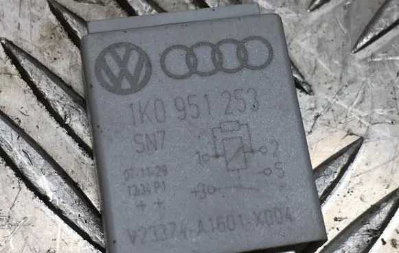 Volkswagen Tiguan Other relay 1K0951253