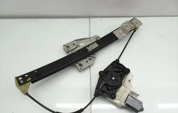 Audi A4 S4 B7 8E 8H Rear door window regulator with motor 8K0839462A