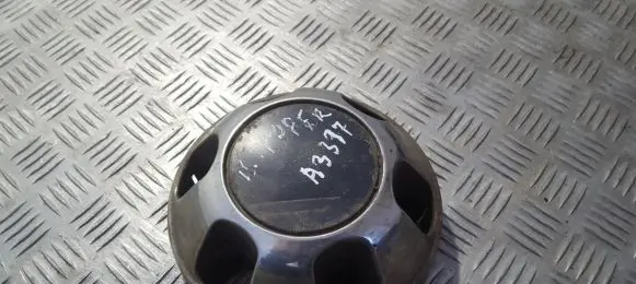 Isuzu Trooper Original wheel cap