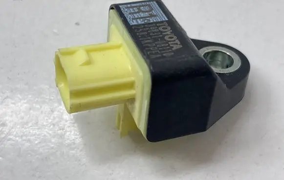 Toyota Highlander XU70 Airbag deployment crash/impact sensor 8983108110