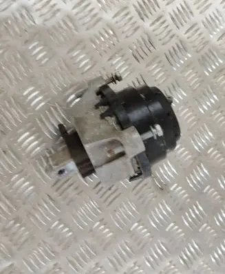 BMW 5 G30 G31 Engine mount bracket 268007002 221017