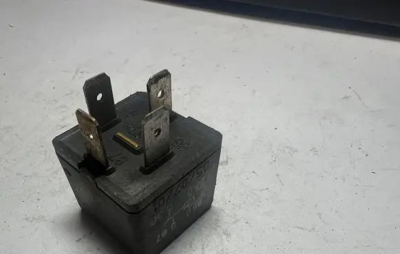 Audi A4 S4 B6 8E 8H Other relay 8D0951253A