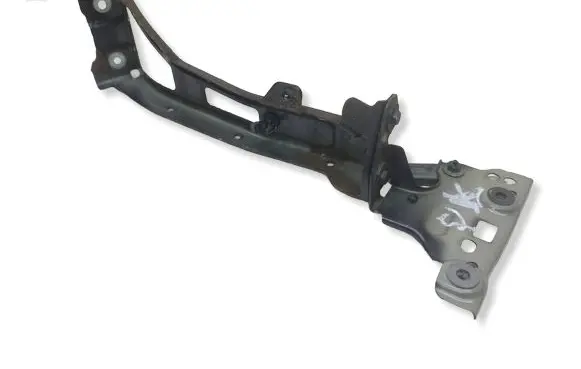 Audi A4 S4 B9 Fender mounting bracket 8W0821135A