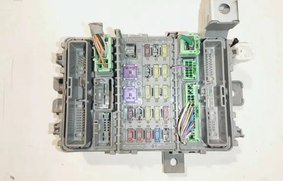 Honda Accord Fuse module TL4G211FD
