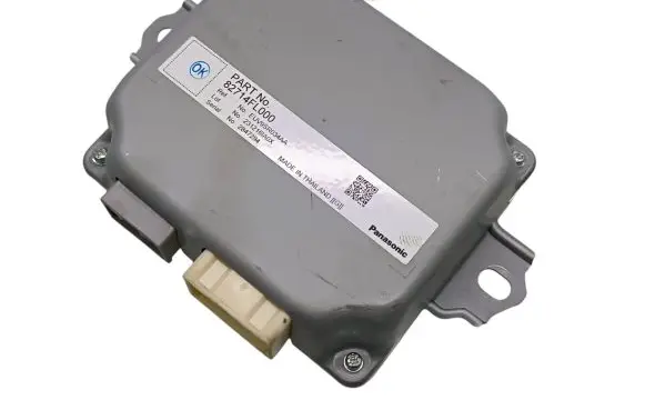 Subaru Forester SK Voltage converter/converter module 82714FL000 2312161A0X 2847294