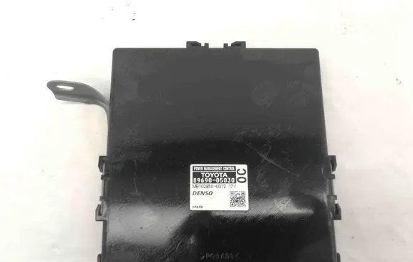Toyota Avensis T270 Other devices 8969005030