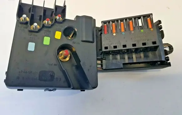 Mercedes-Benz E W211 Fuse module A2115460641 nr3150