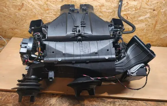 Porsche Panamera (971) Interior heater climate box assembly CZ116243