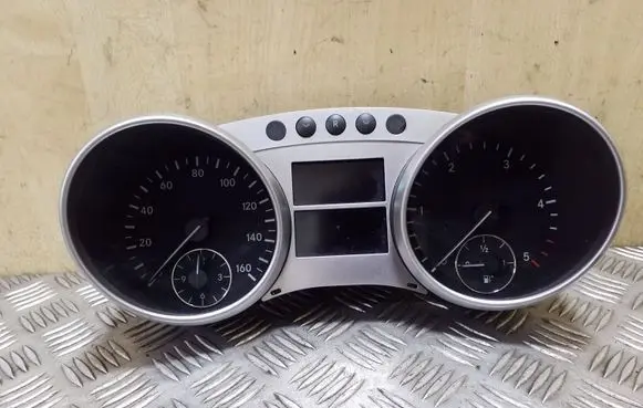 Mercedes-Benz ML W164 Speedometer (instrument cluster) A2C53168071 A2514402111 A2C53240818