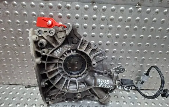 Citroen C4 II Picasso Oil pump S25099862 9813581580