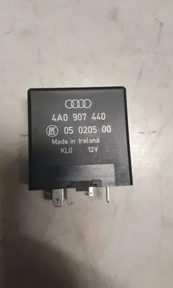 Audi A6 S6 C5 4B Window wiper relay 4A0907440 05020500 361