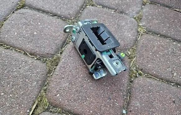Opel Corsa E Seat adjustment motor 13344825
