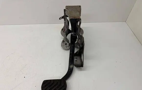 Mitsubishi Outlander IV Brake pedal 161721B