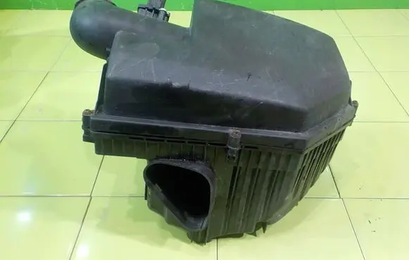Volvo S60 Air filter box 