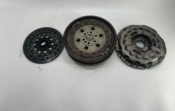 BMW 1 F20 F21 Dual mass flywheel 7638495 7609947