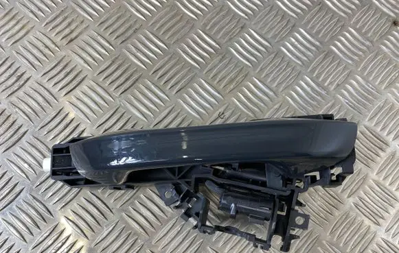 Volkswagen Golf VIII Front door exterior handle 5H0837205F 5H0837469