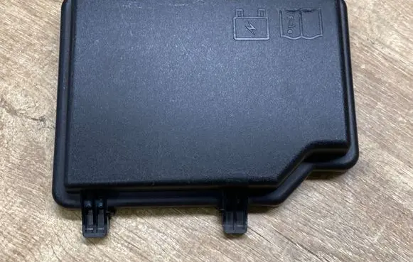 Land Rover Range Rover Evoque L551 Fuse box cover M8D214A076AB K067R 35294482