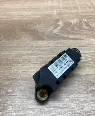 Mercedes-Benz C W203 Airbag deployment crash/impact sensor 0018209126