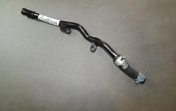 Skoda Kodiaq Engine coolant pipe/hose 06K121085H