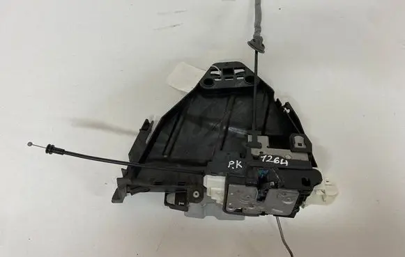 Volvo V40 Front door lock 31301425 933379102