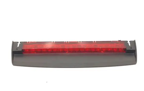 Third/center stoplight