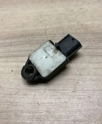 Mitsubishi Outlander Airbag deployment crash/impact sensor 8651a001