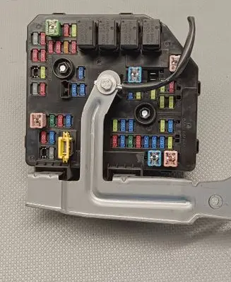 Opel Antara Fuse module PA66GF15