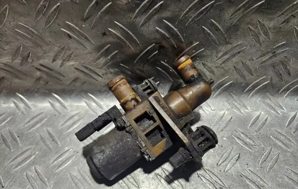 Mercedes-Benz Sprinter W901 W902 W903 W904 Coolant heater control valve 1147412047