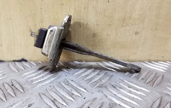 Opel Frontera B Rear door check strap stopper