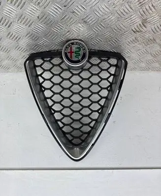 Alfa Romeo Stelvio Front grill 156108638