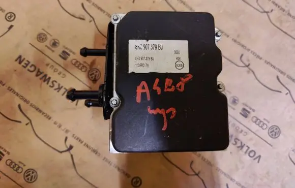 Audi A4 S4 B8 8K ABS Pump 8K0907379BJ