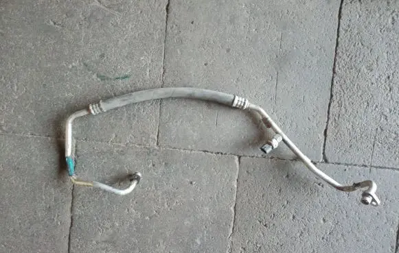 Renault Master III Air conditioning (A/C) pipe/hose 924904471R