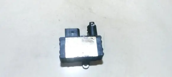 Glow plug pre-heat relay