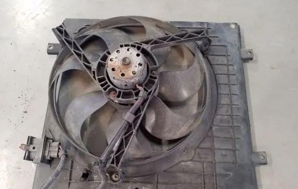 Seat Leon (1M) Radiator cooling fan shroud 1J0121207
