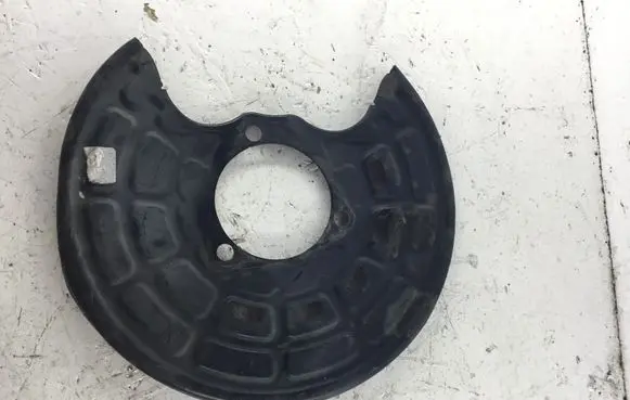 Chevrolet Camaro Front brake disc dust cover plate 92274272