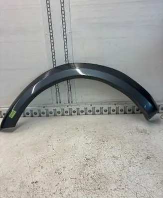 Volkswagen Touareg I Rear arch trim 13361