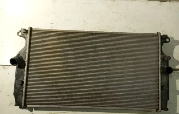Toyota Auris 150 Coolant radiator 342705
