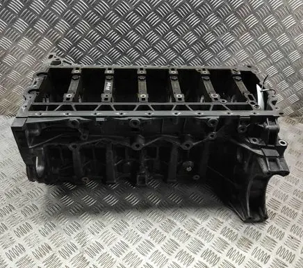 BMW 3 E90 E91 Engine block 7558325