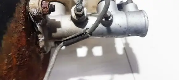 Mazda 323 F Master brake cylinder