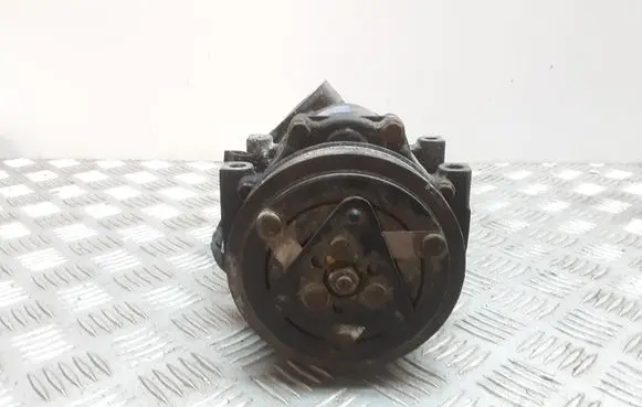 Ford Focus Air conditioning (A/C) compressor (pump) 3M5H19D629SB