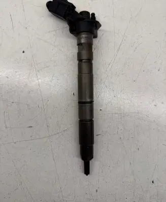 Audi A6 S6 C6 4F Fuel injector 059130277AB