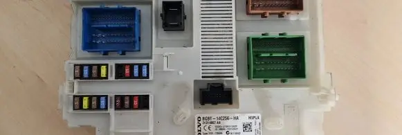 Volvo XC70 Fuse module BG9T14C256HA