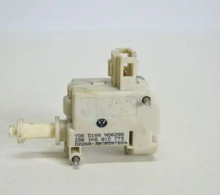 Volkswagen Golf V Other devices 1K6810773