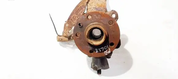 Front wheel hub